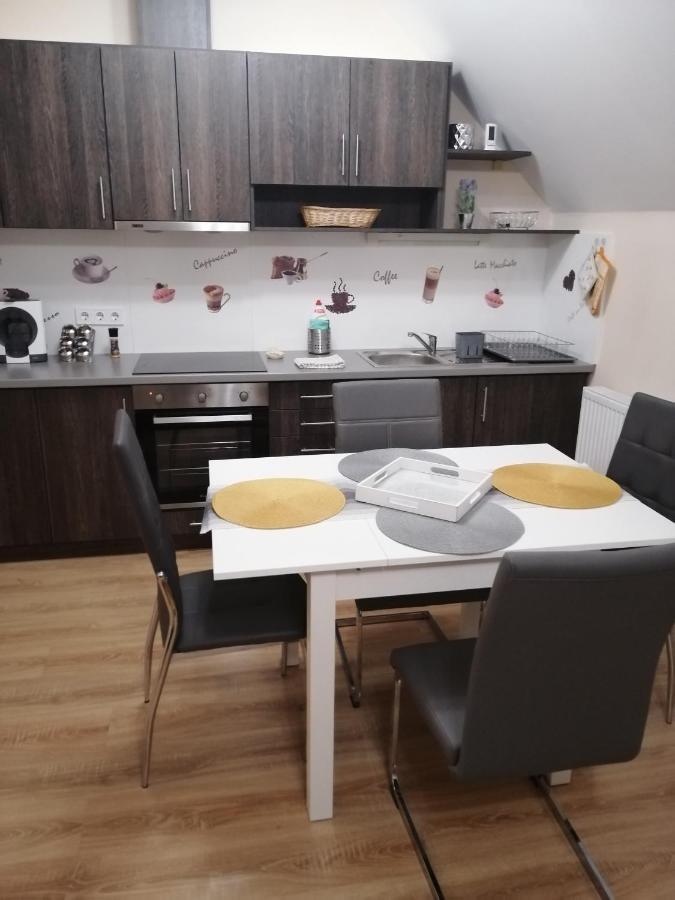 Boglarka Apartman Szeged Exterior photo