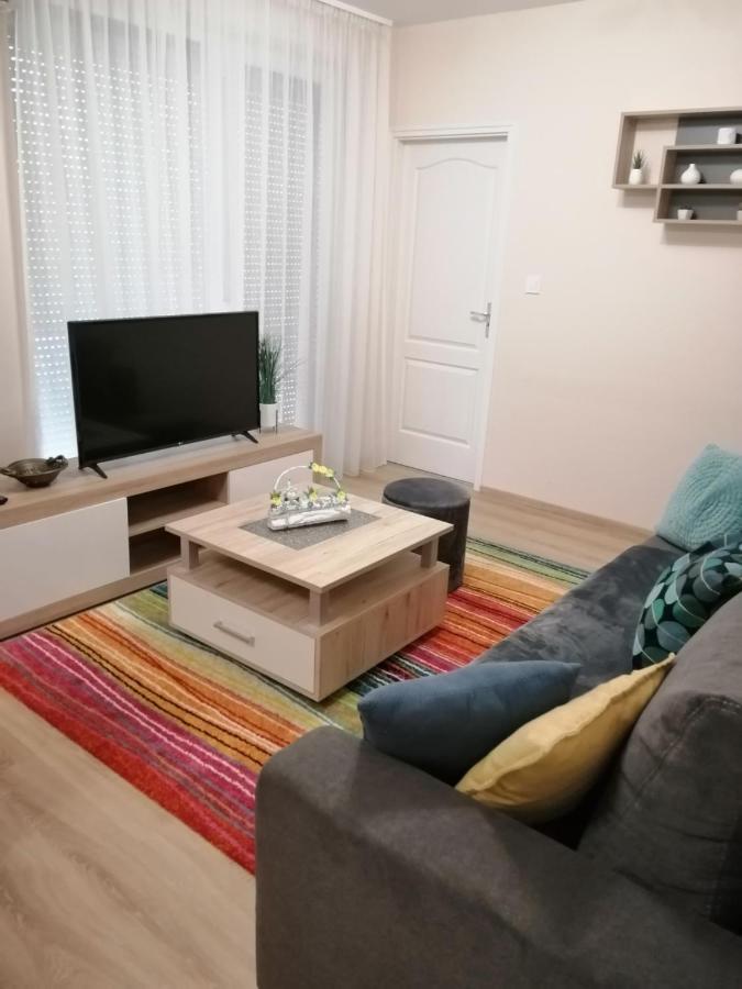 Boglarka Apartman Szeged Exterior photo